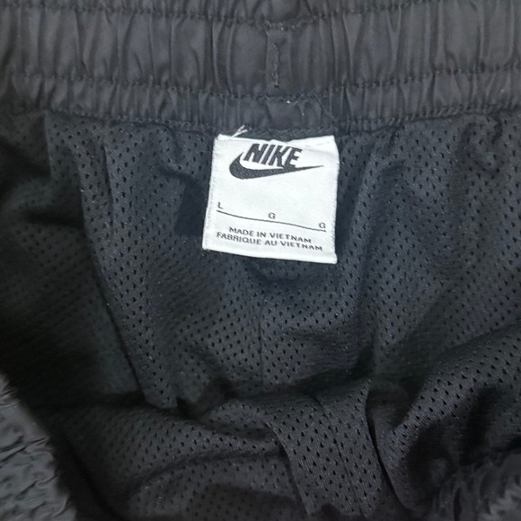 Nike Sportswear Woven Flow Shorts Mens Sz Large Black Logo AR2382-010 - Picture 3 of 4